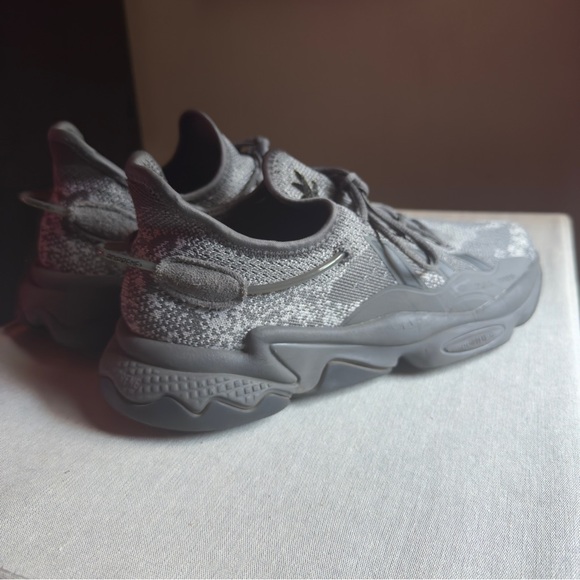 Men’s Adidas Ozweego Sneakers - Picture 7 of 8